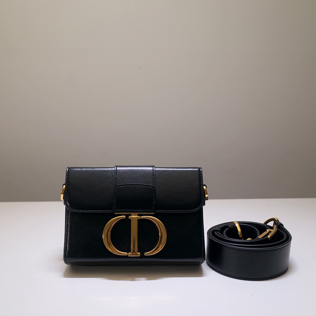 30 Montaigne Box Bag Black Box Calfskin